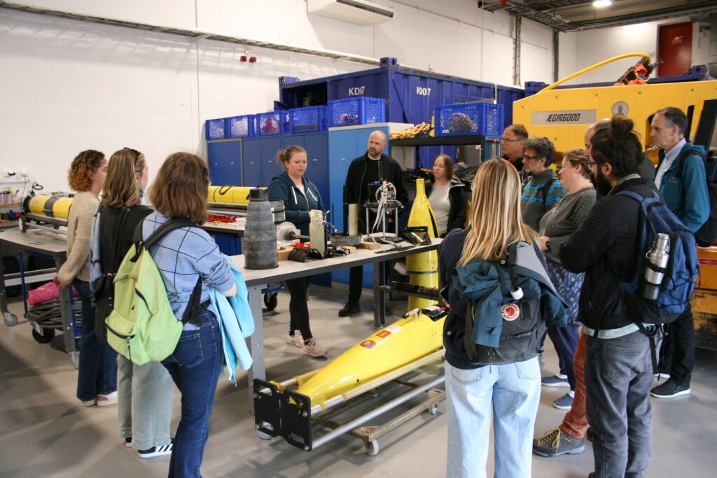 Talk describing the inner workings of the Ocean Glider during tour. (Stephen Outten)